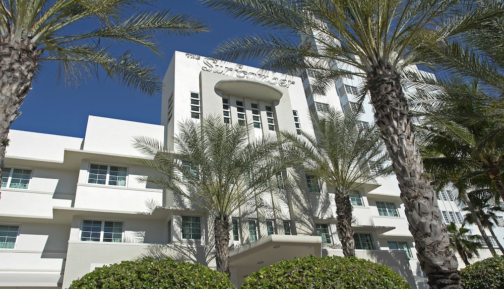 Kimpton Surfcomber Hotel by IHG — Hotel building in Miami, Florida