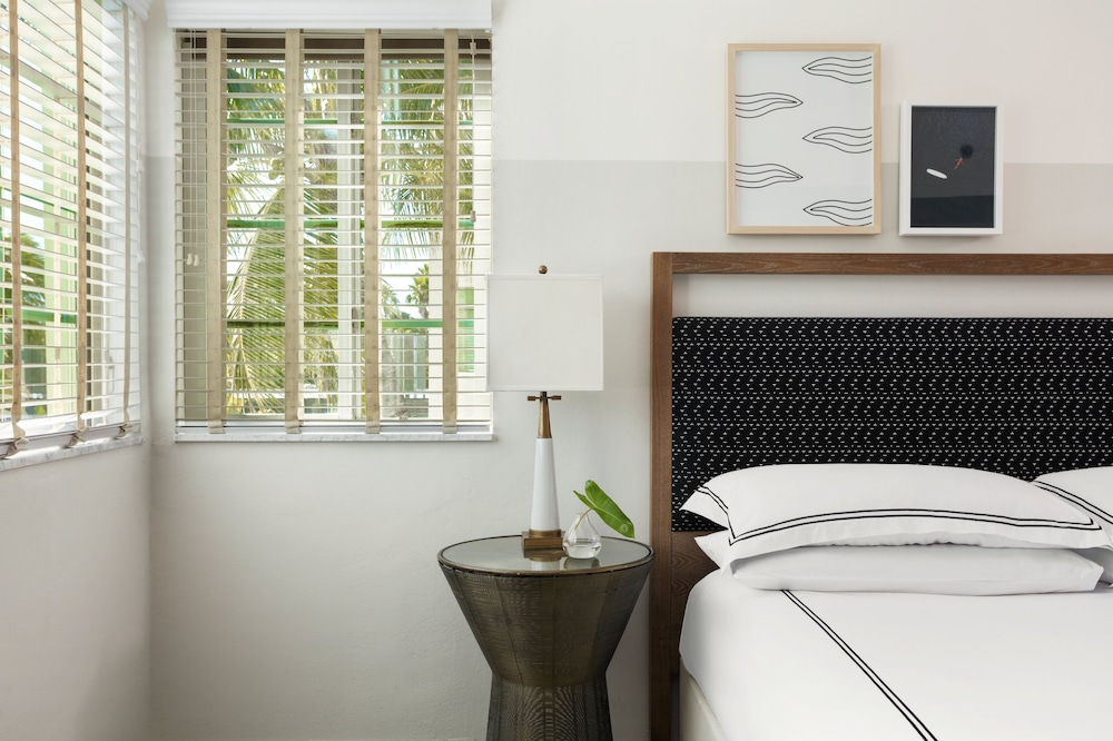 Kimpton Surfcomber Hotel by IHG — Hotel rooms in Miami, Florida