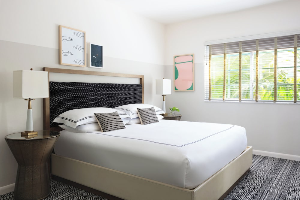 Kimpton Surfcomber Hotel by IHG — Hotel rooms in Miami, Florida