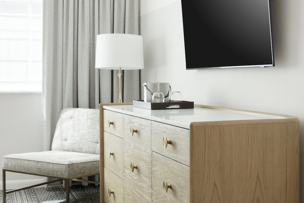 Kimpton Surfcomber Hotel by IHG — Hotel rooms in Miami, Florida