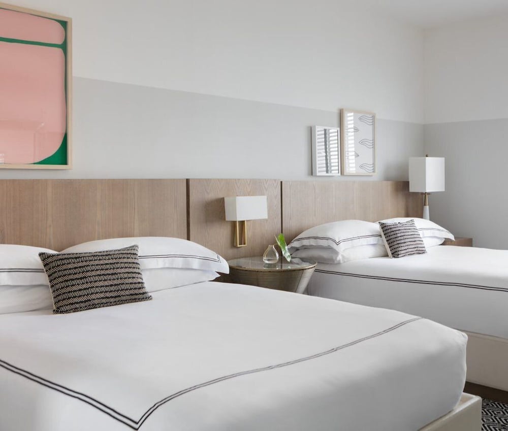 Kimpton Surfcomber Hotel by IHG — Hotel rooms in Miami, Florida