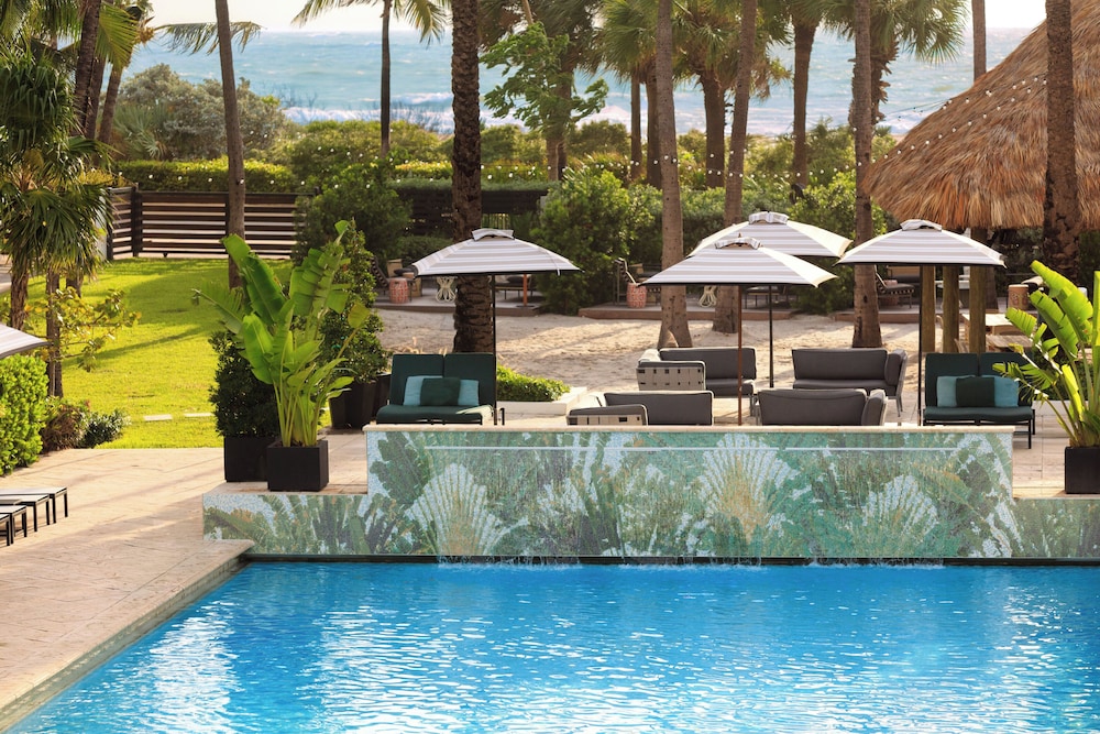 Kimpton Surfcomber Hotel by IHG — Swimming pool in Miami, Florida