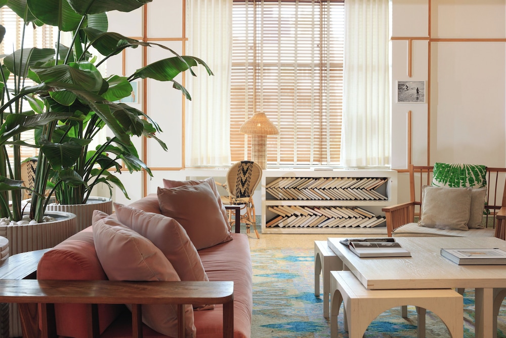 Kimpton Surfcomber Hotel by IHG — Hotel rooms in Miami, Florida