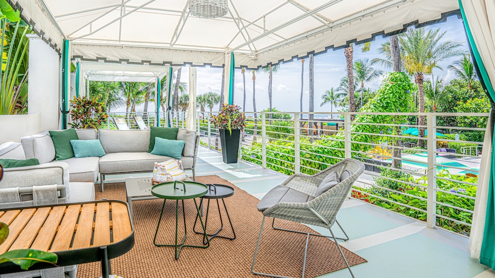 Kimpton Surfcomber Hotel by IHG — Restaurant & bars in Miami, Florida