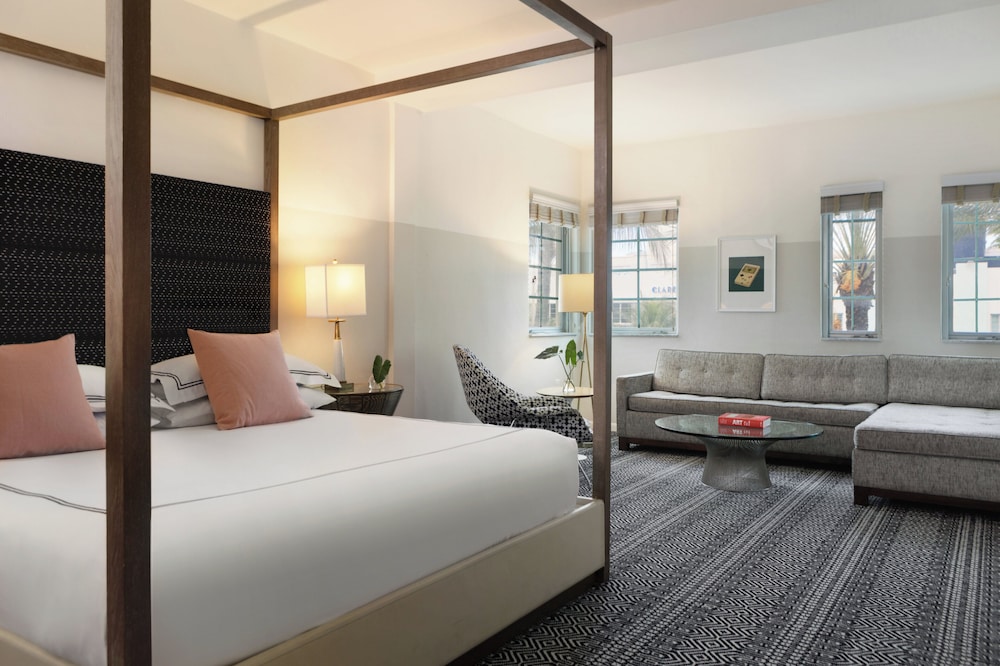 Kimpton Surfcomber Hotel by IHG — Hotel rooms in Miami, Florida