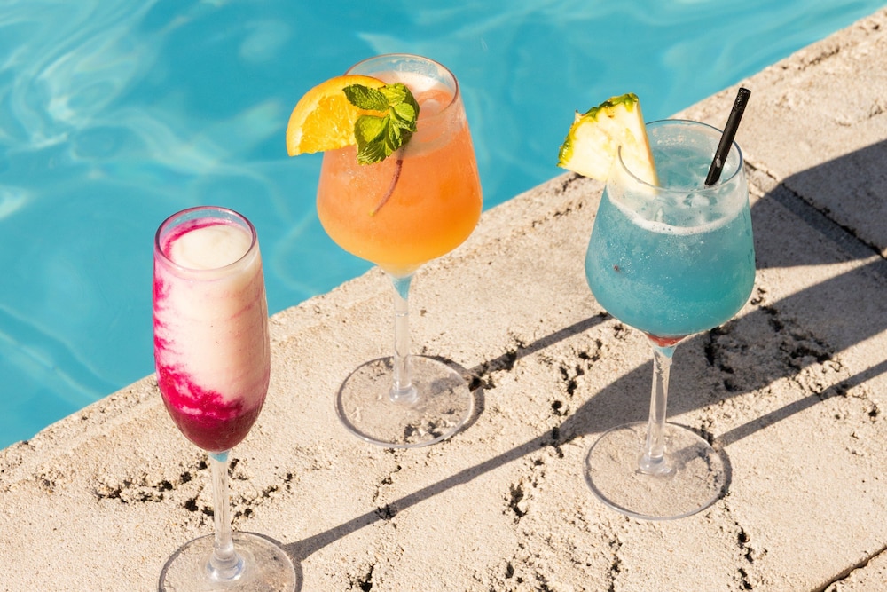 Kimpton Surfcomber Hotel by IHG — Restaurant & bars in Miami, Florida