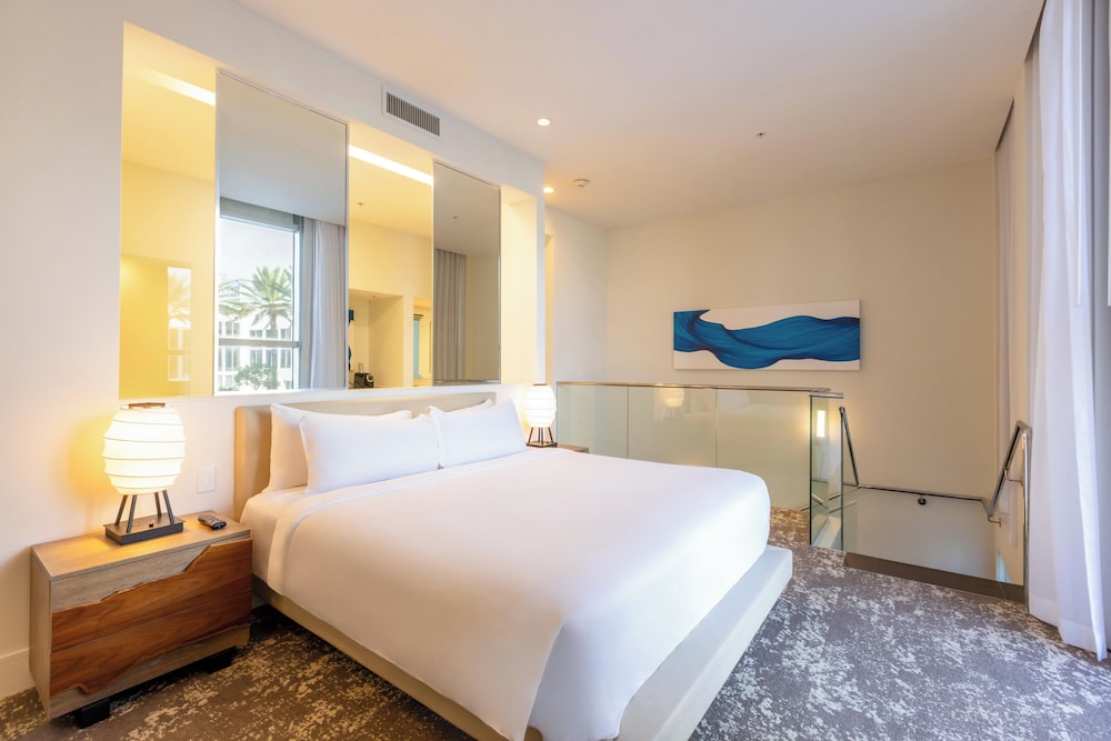 Eden Roc Miami Beach — Hotel rooms in Miami, Florida