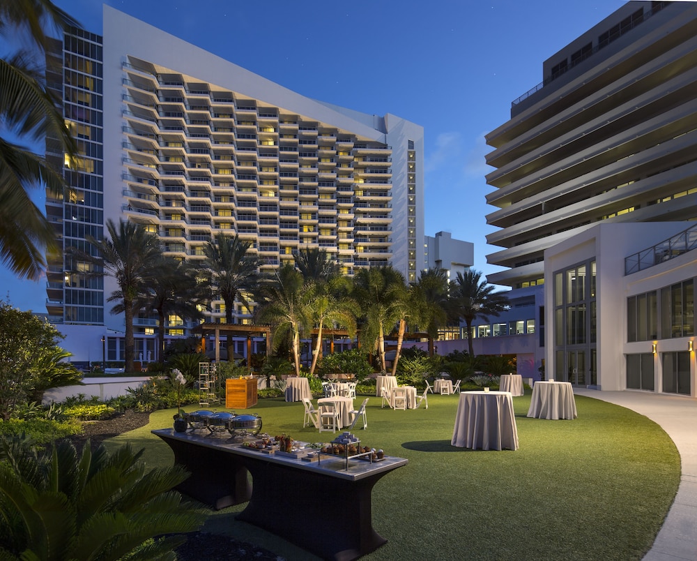 Eden Roc Miami Beach — Hotel building in Miami, Florida