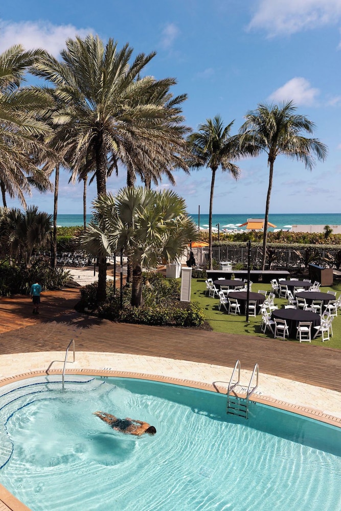Eden Roc Miami Beach — Swimming pool in Miami, Florida