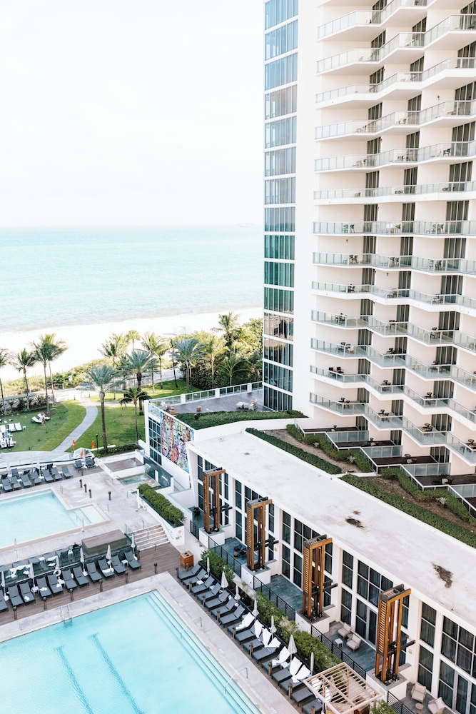 Eden Roc Miami Beach — Hotel building in Miami, Florida