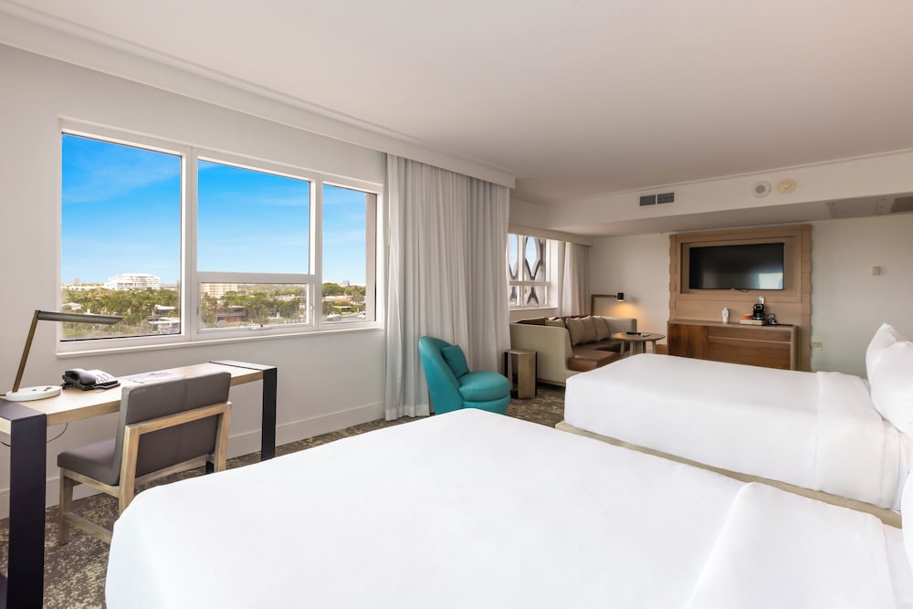 Eden Roc Miami Beach — Hotel rooms in Miami, Florida