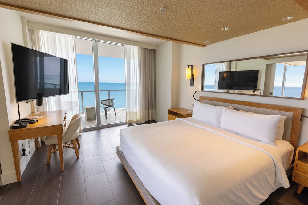 Eden Roc Miami Beach — Hotel rooms in Miami, Florida