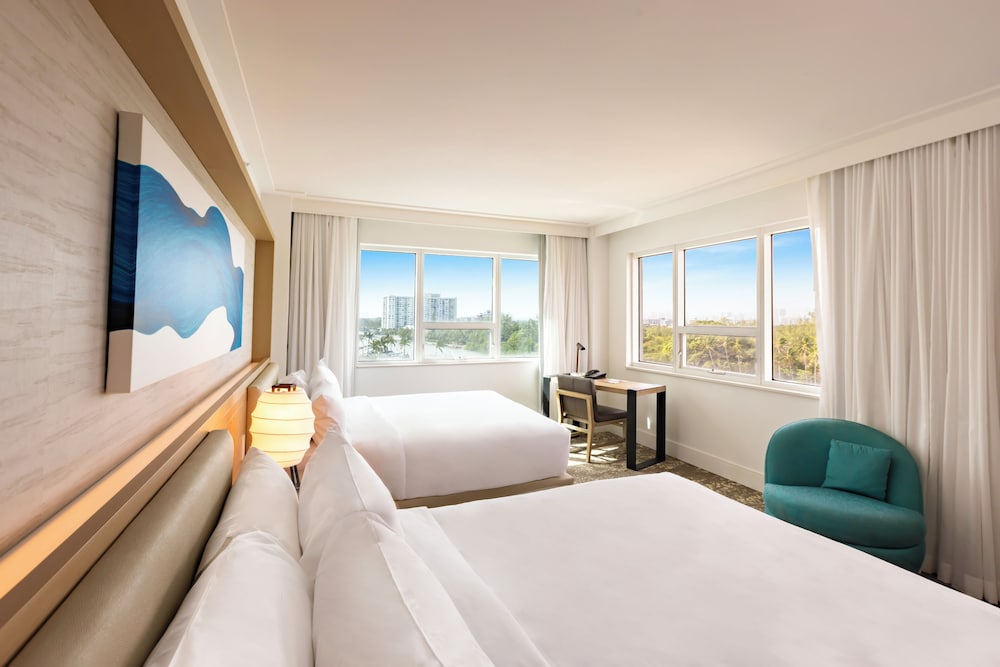 Eden Roc Miami Beach — Hotel rooms in Miami, Florida