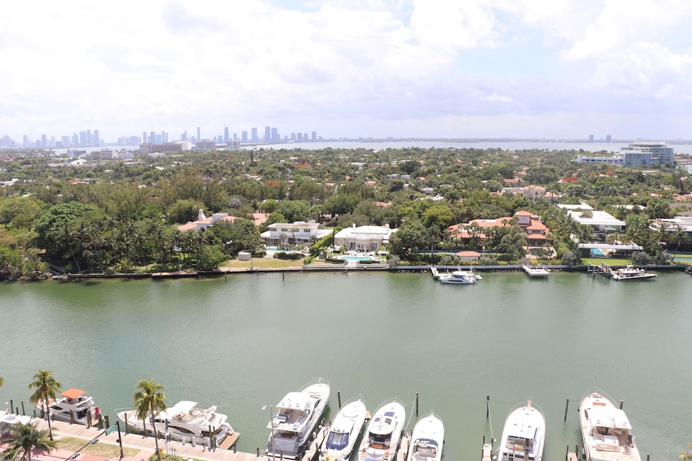 Eden Roc Miami Beach — Attractions in the area in Miami, Florida