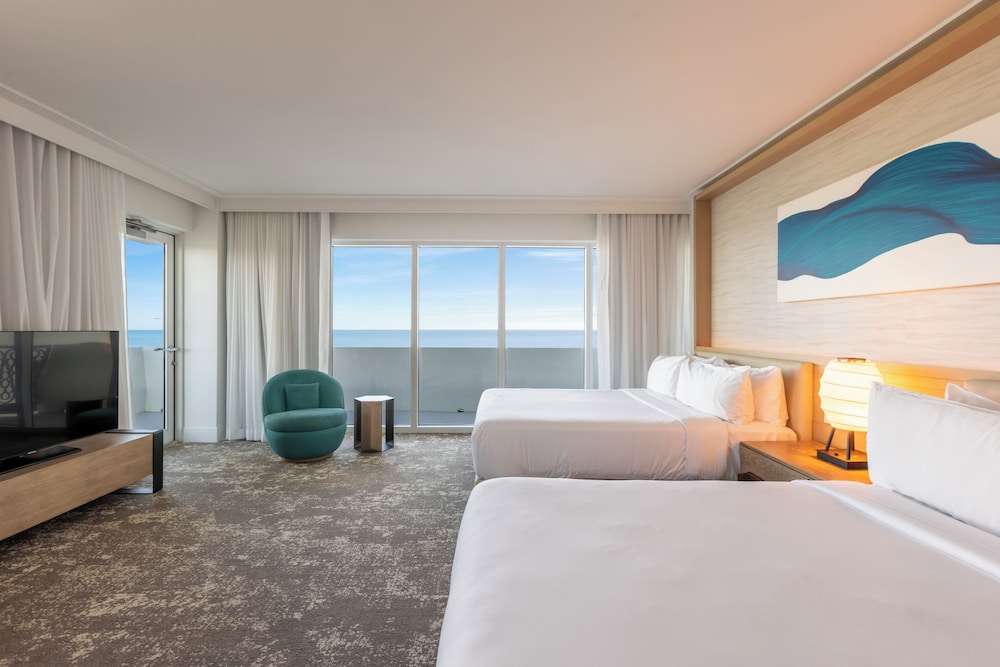 Eden Roc Miami Beach — Hotel rooms in Miami, Florida