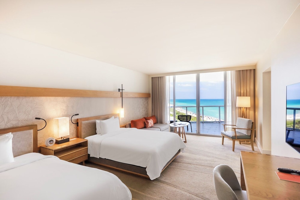 Eden Roc Miami Beach — Hotel rooms in Miami, Florida