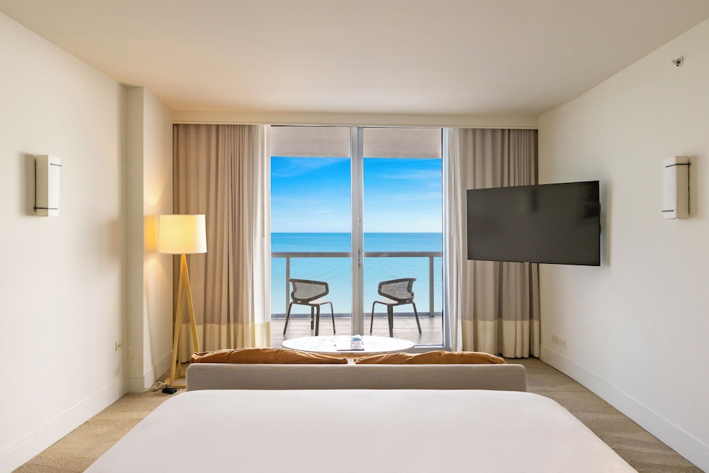 Eden Roc Miami Beach — Hotel rooms in Miami, Florida