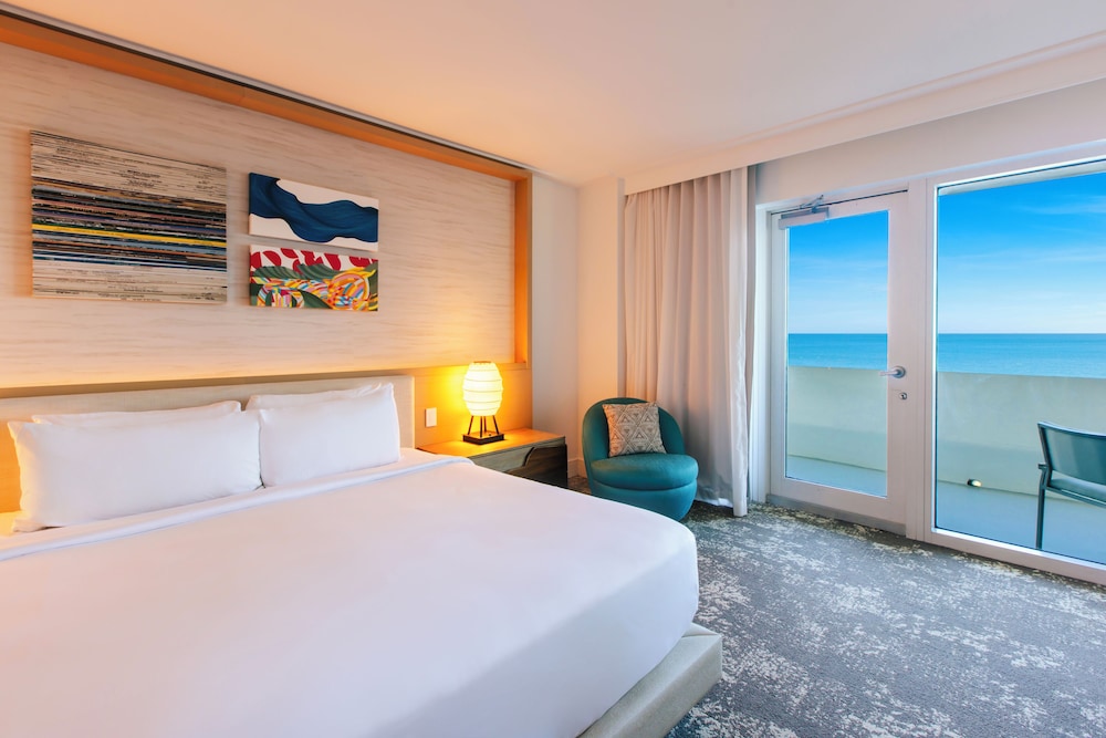Eden Roc Miami Beach — Hotel rooms in Miami, Florida
