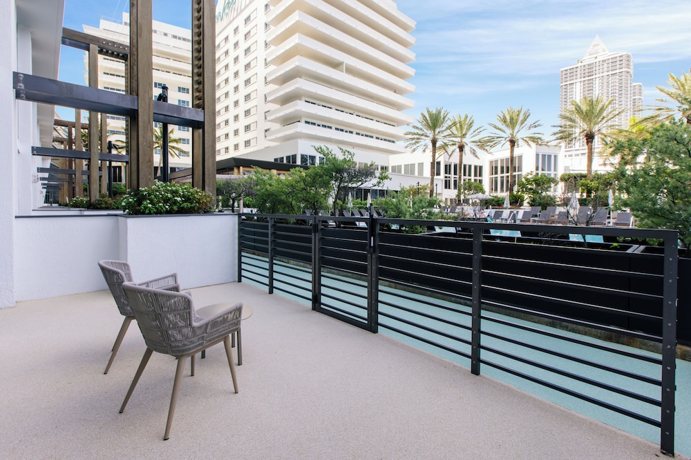 Eden Roc Miami Beach — Swimming pool in Miami, Florida