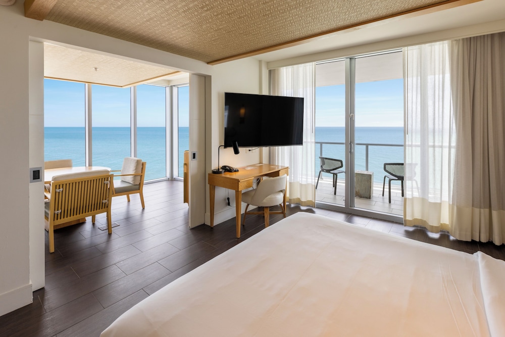 Eden Roc Miami Beach — Hotel rooms in Miami, Florida