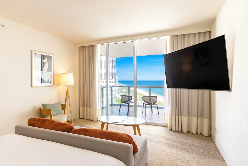 Eden Roc Miami Beach — Hotel rooms in Miami, Florida