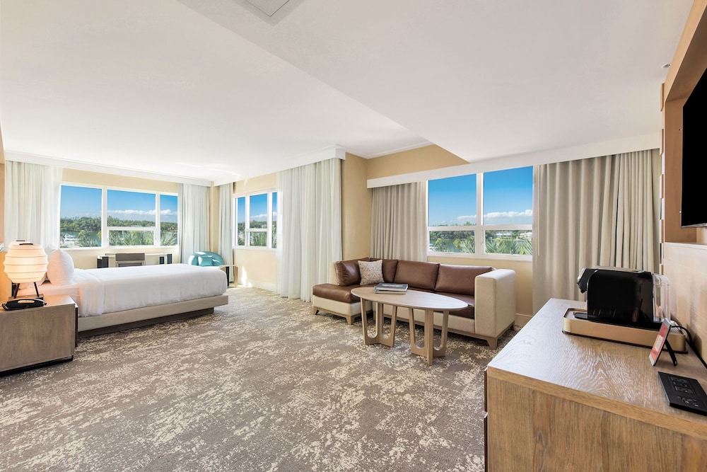 Eden Roc Miami Beach — Hotel rooms in Miami, Florida
