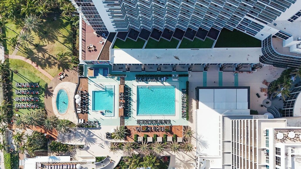 Eden Roc Miami Beach — Swimming pool in Miami, Florida