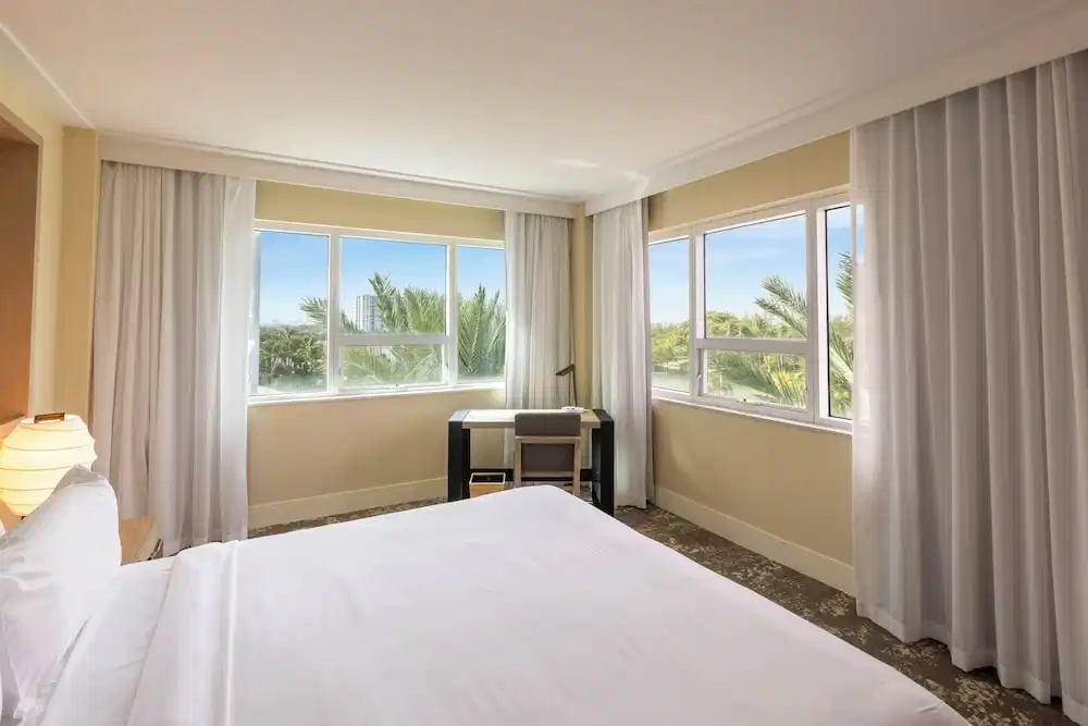 Eden Roc Miami Beach — Hotel rooms in Miami, Florida