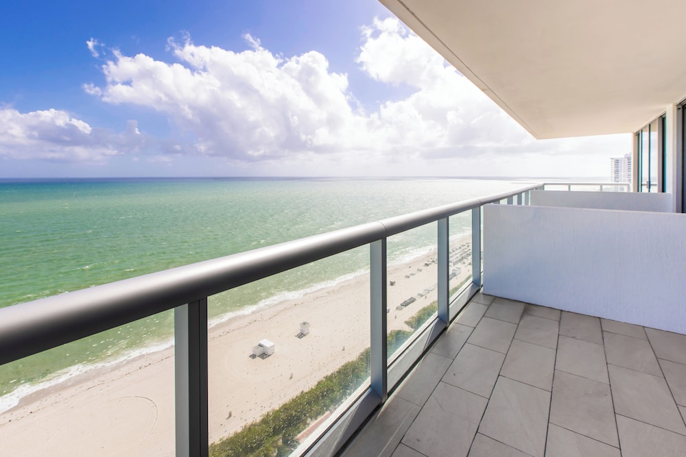 Eden Roc Miami Beach — Beach in Miami, Florida