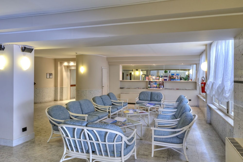 Parc Hotel Gritti — Hotel building in Bardolino, Veneto