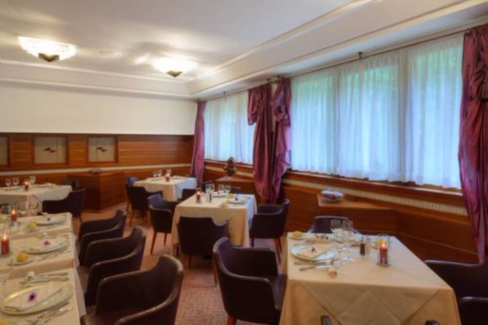 Parc Hotel Gritti — Restaurant & bars in Bardolino, Veneto