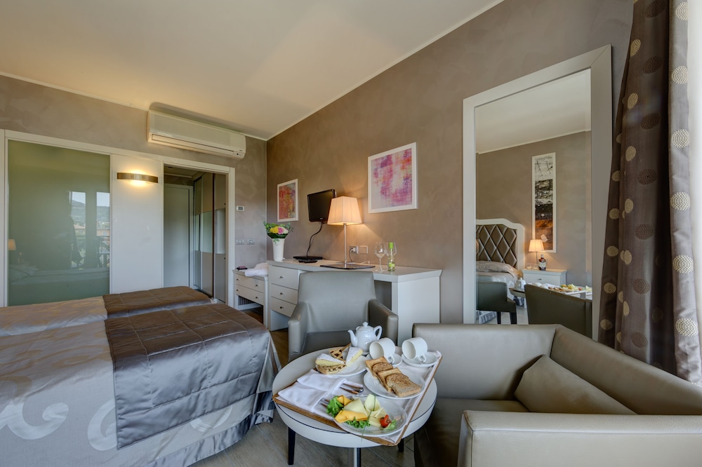 Parc Hotel Gritti — Hotel rooms in Bardolino, Veneto