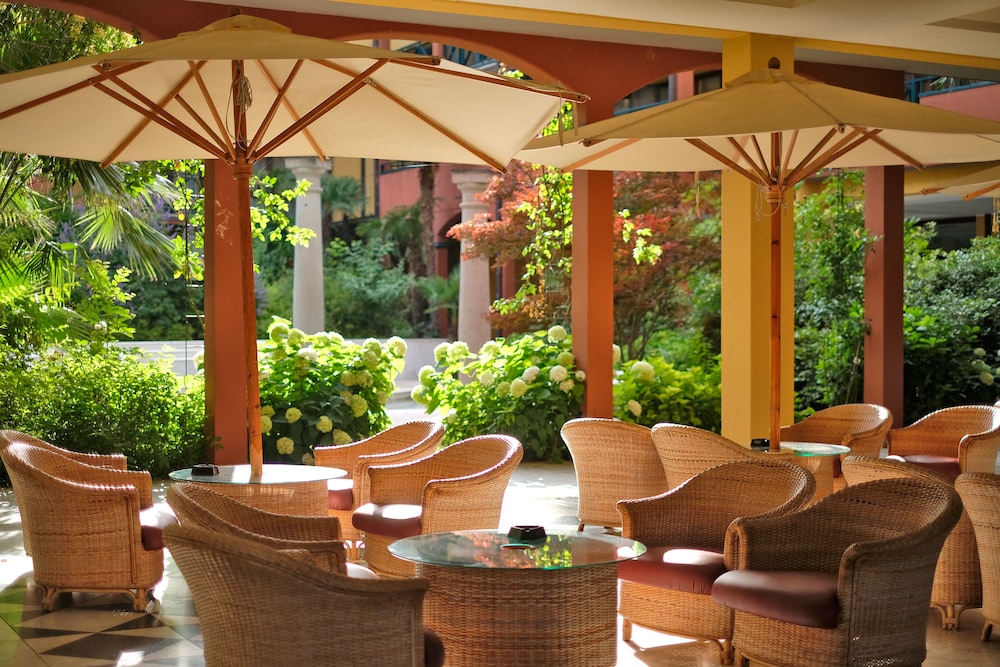 Parc Hotel Gritti — Restaurant & bars in Bardolino, Veneto