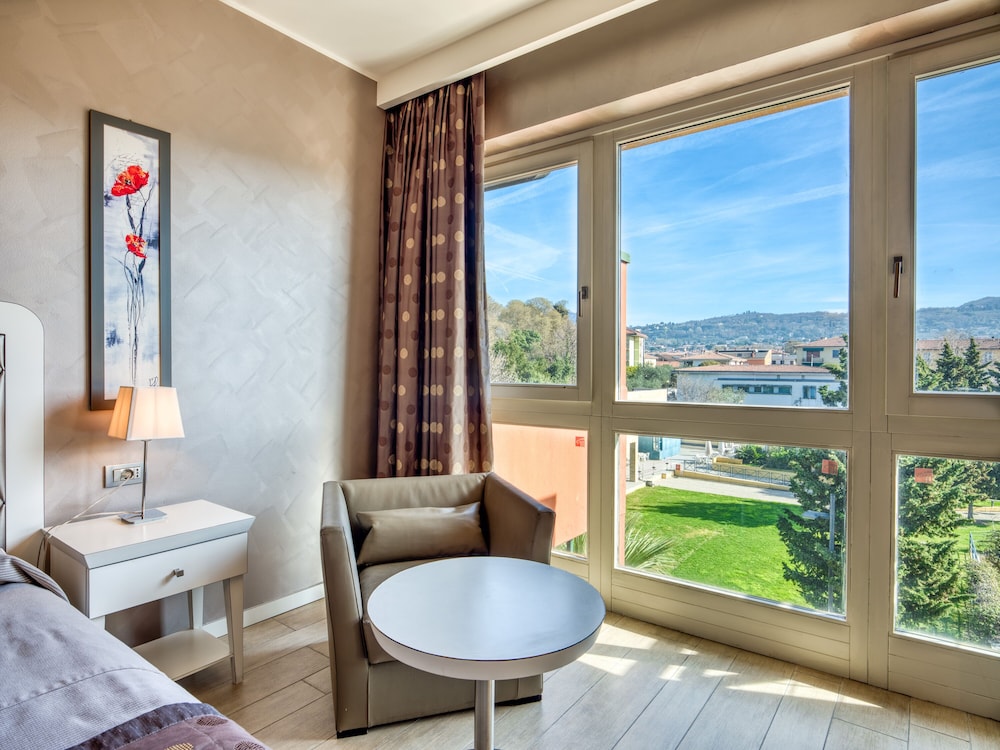 Parc Hotel Gritti — Hotel rooms in Bardolino, Veneto