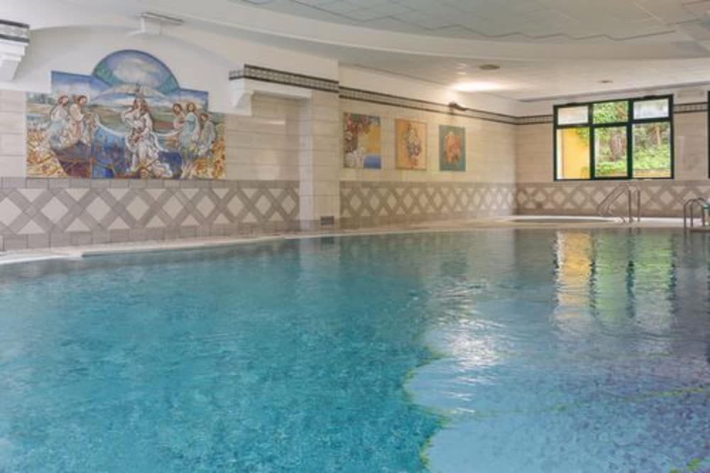 Parc Hotel Gritti — Swimming pool in Bardolino, Veneto