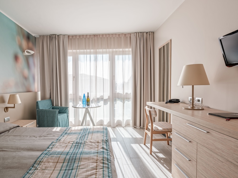 Parc Hotel Gritti — Hotel rooms in Bardolino, Veneto