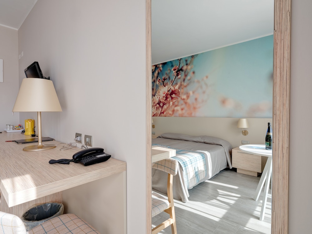 Parc Hotel Gritti — Hotel rooms in Bardolino, Veneto