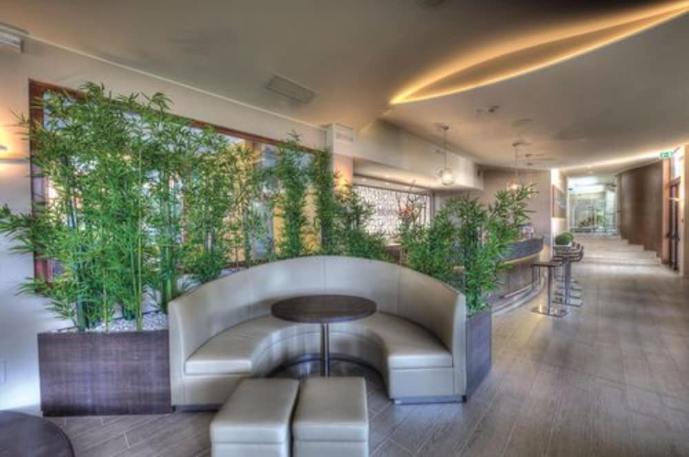 Parc Hotel Gritti — Restaurant & bars in Bardolino, Veneto