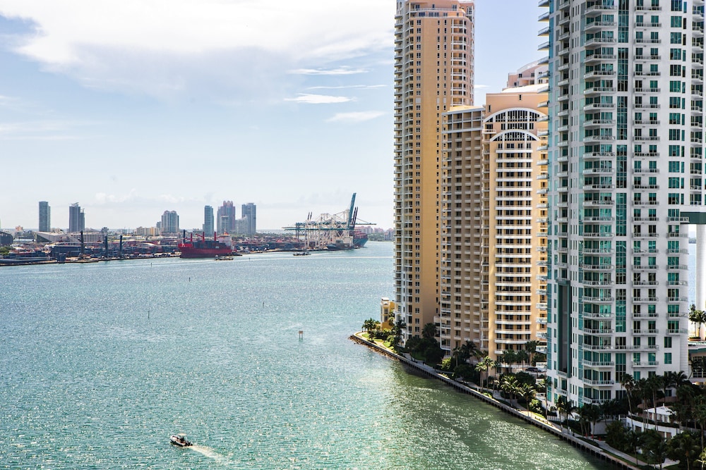 Kimpton EPIC Hotel by IHG — Attractions in the area in Miami, Florida