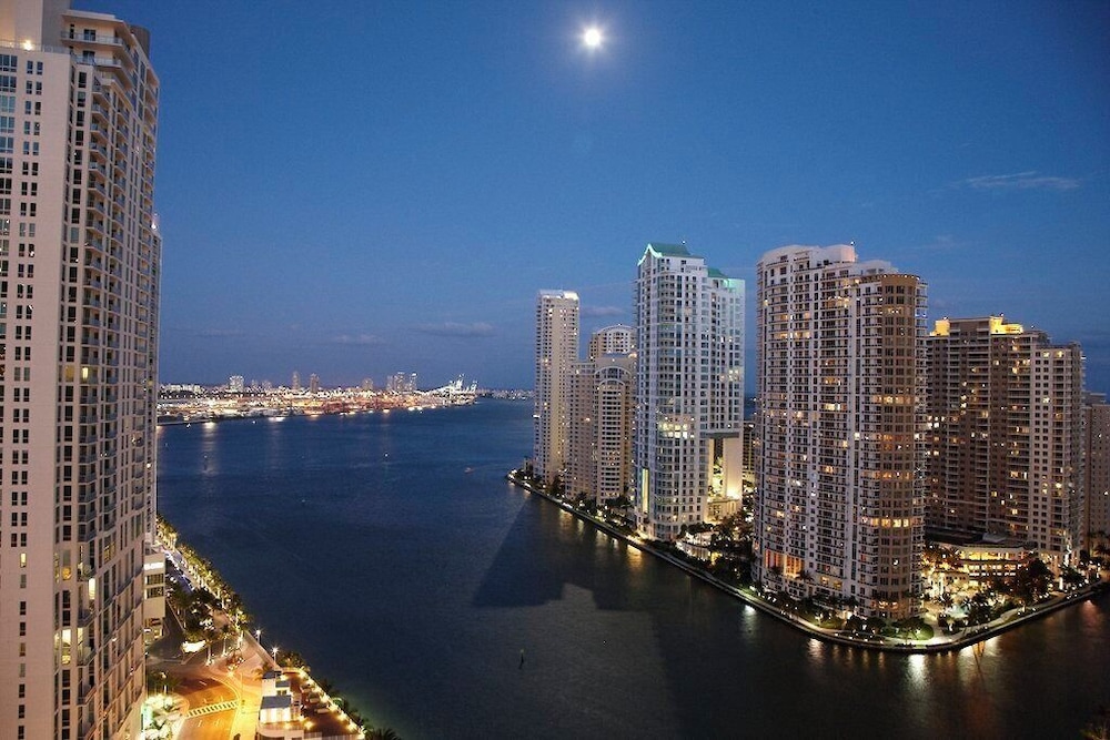 Kimpton EPIC Hotel by IHG — Attractions in the area in Miami, Florida