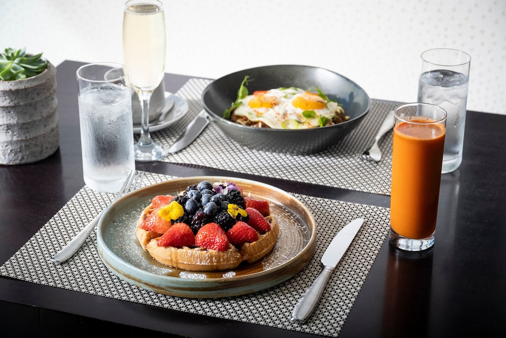 Kimpton EPIC Hotel by IHG — Restaurant & bars in Miami, Florida