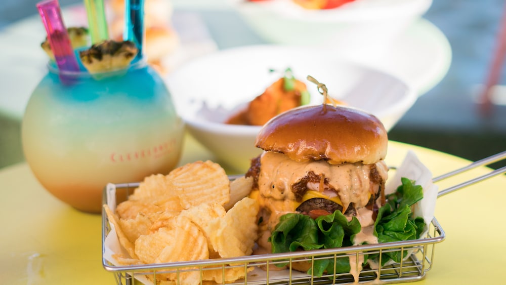 Essex House By Clevelander — Restaurant & bars in Miami, Florida