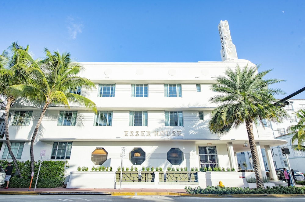 Essex House By Clevelander — Hotel building in Miami, Florida