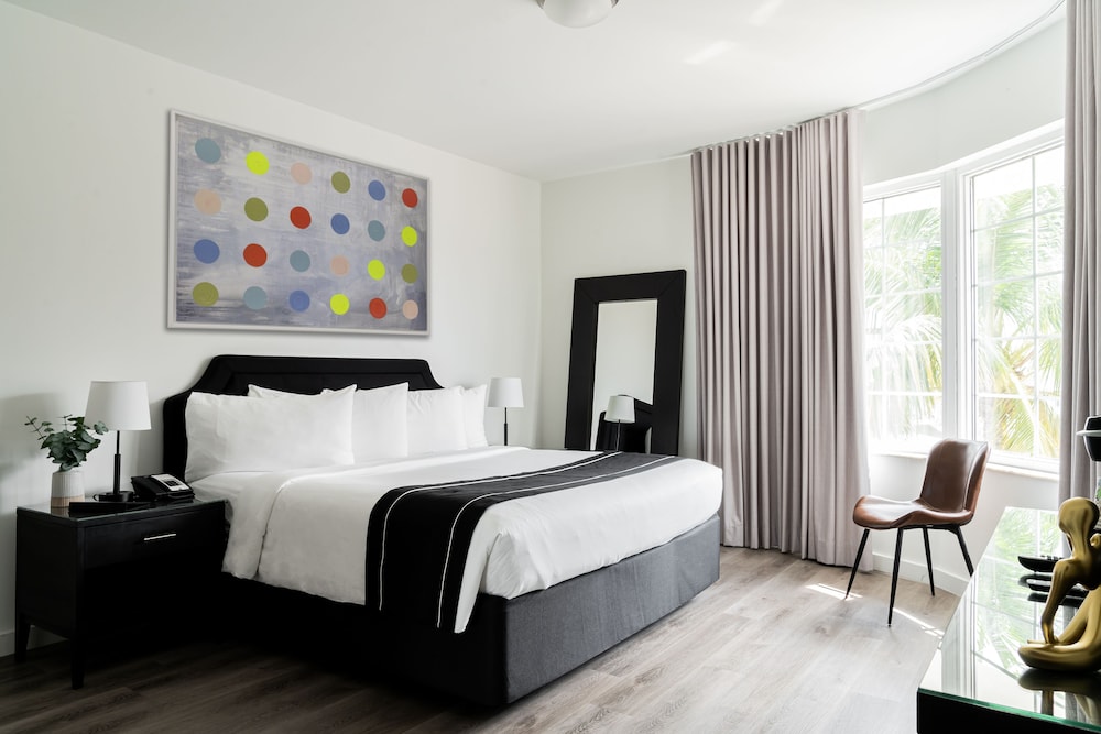 Essex House By Clevelander — Hotel rooms in Miami, Florida