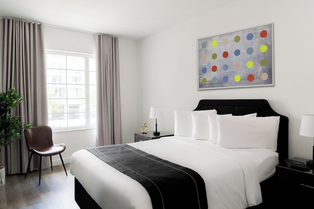 Essex House By Clevelander — Hotel rooms in Miami, Florida