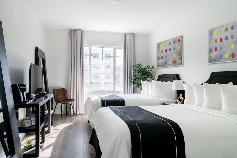 Essex House By Clevelander — Hotel rooms in Miami, Florida