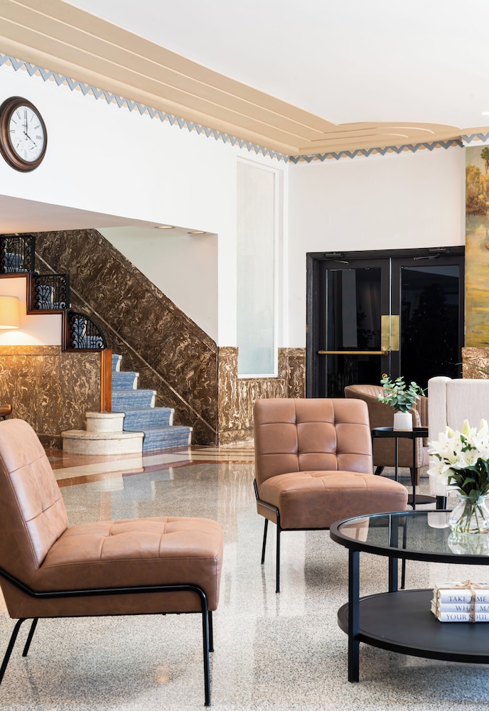Essex House By Clevelander — Hotel building in Miami, Florida
