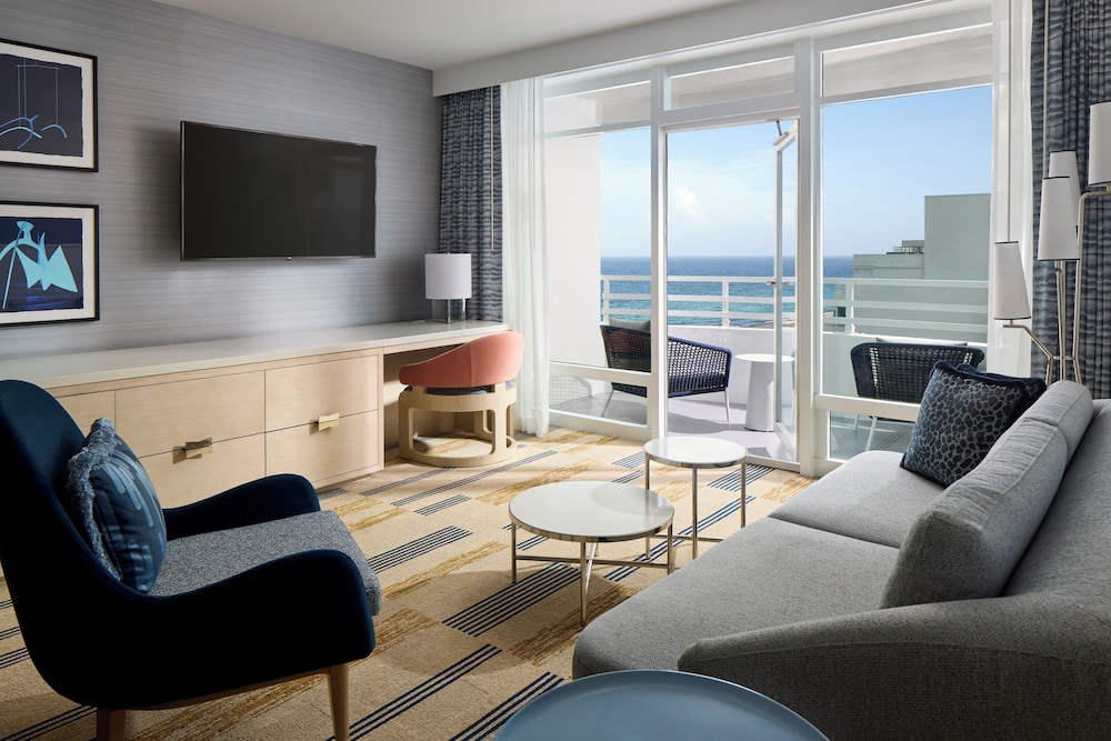 Fontainebleau Miami Beach — Hotel rooms in Miami, Florida
