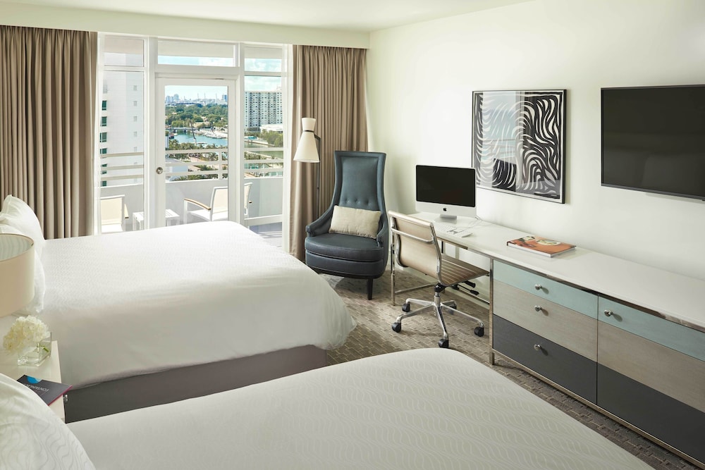 Fontainebleau Miami Beach — Hotel rooms in Miami, Florida