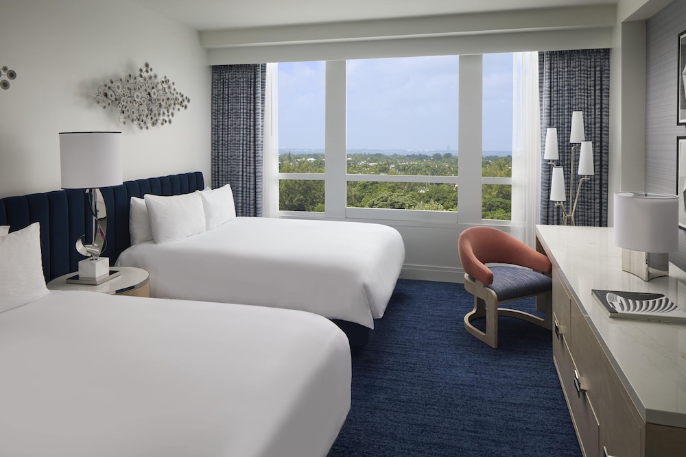 Fontainebleau Miami Beach — Hotel rooms in Miami, Florida